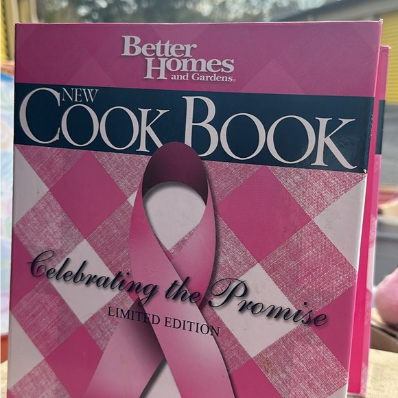 Better Homes And Gardens Other - Better Homes and Gardens Pink Checkered Cook Book